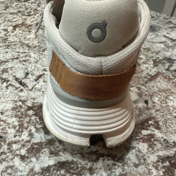 ON Running Cloudnova Women Shoes Size 6 White Pearl - Picture 10 of 12